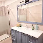 Julia's Center Apartment